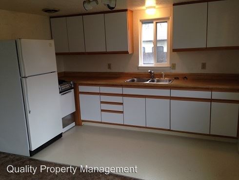 Primary Photo - 1021 W 11th St