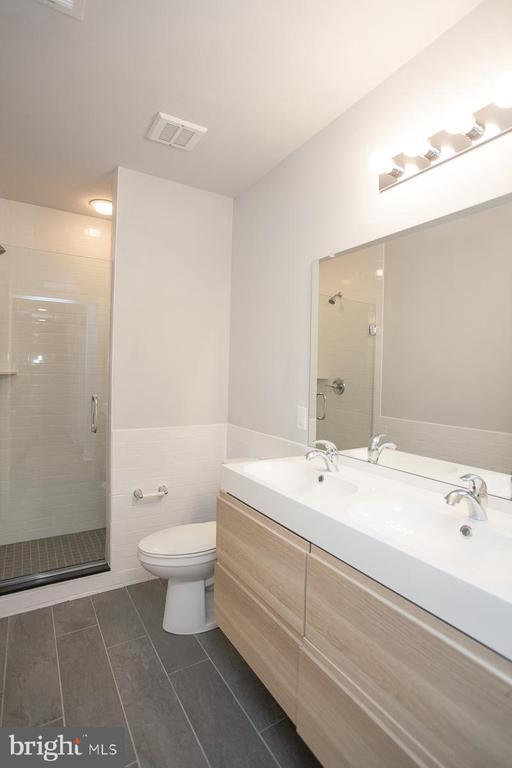 Foto del edificio - 6090 Drexel Rd