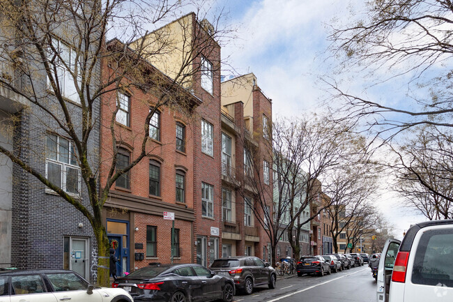 Building Photo - 151 Manhattan Ave