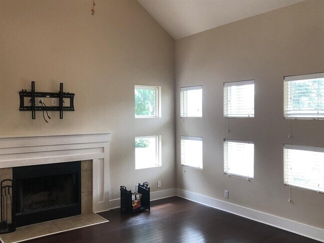 Building Photo - 3500 Steffisburg Dr