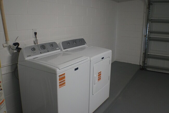 Foto del edificio - 6157 Sandcrest Cir