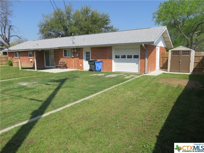 Building Photo - 1339 Mockingbird Ln