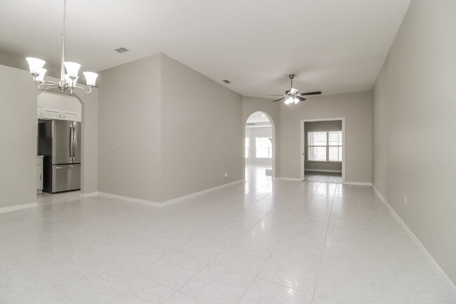Building Photo - 131 Harwood Cir