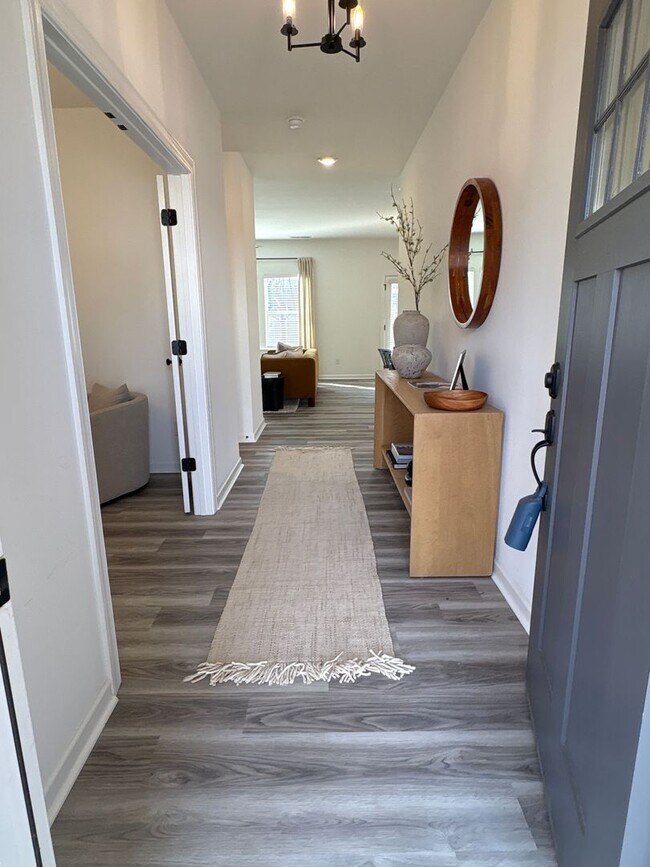 Building Photo - BRAND NEW SINGLE FAMILY HOME IN LOGANVILLE