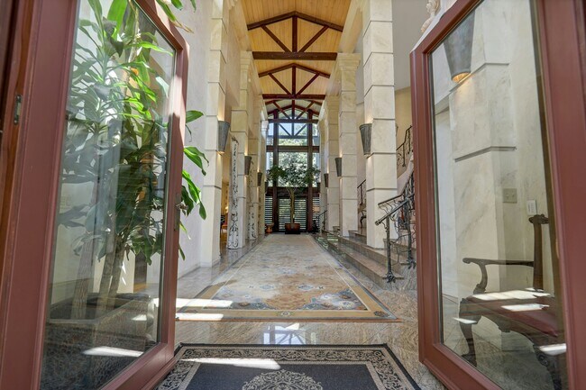 Foto del edificio - 510 Priscilla Ln