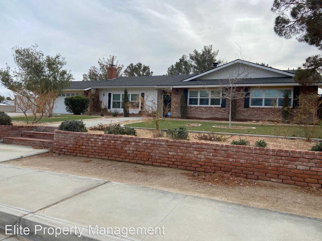 4 br, 2.5 bath House 1159 W Las Flores Ave House Rental in Ridgecrest, CA