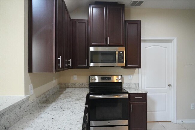 Foto del edificio - 2212 Lennox Dale Ln