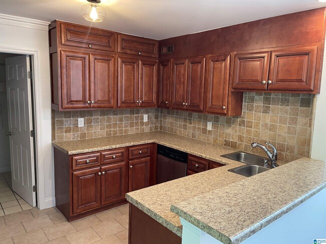 Building Photo - 3034 Cahaba Cliffs Dr