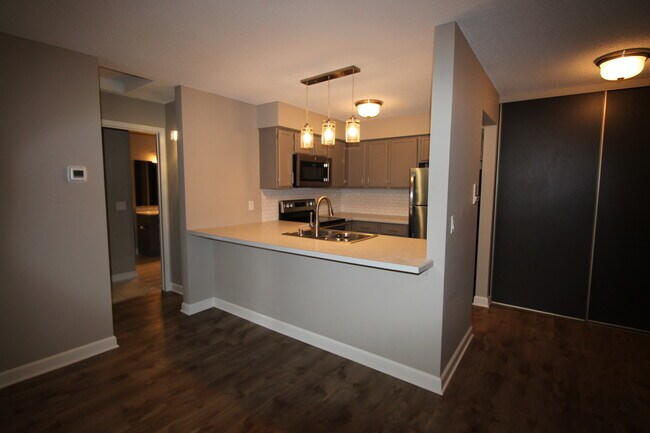 Building Photo - 2292 Pinehurst Ln