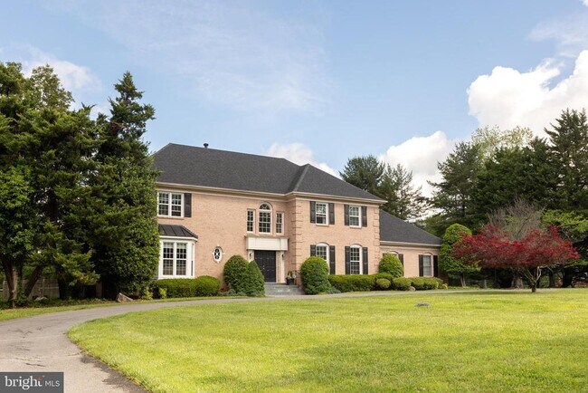 Foto del edificio - 8809 Saunders Ln