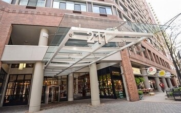 Building Photo - 211 E Ohio St