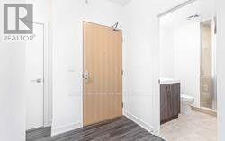 Building Photo - 621-621 Sheppard Ave E