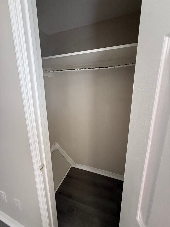 Building Photo - Platinum House LLC