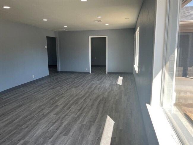 Foto del edificio - 4409 N Meridian Ave