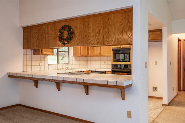 Building Photo - 38711 Golden Ball Dr