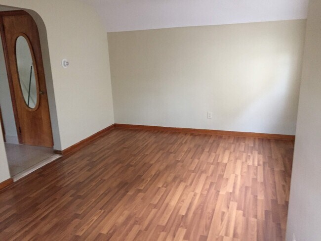 Living room - 235-2 Wilson Ave