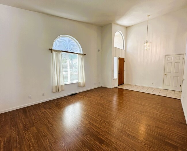 Building Photo - 2172 Dolen Pl