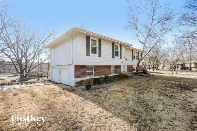 Building Photo - 7119 N Shannon Ave