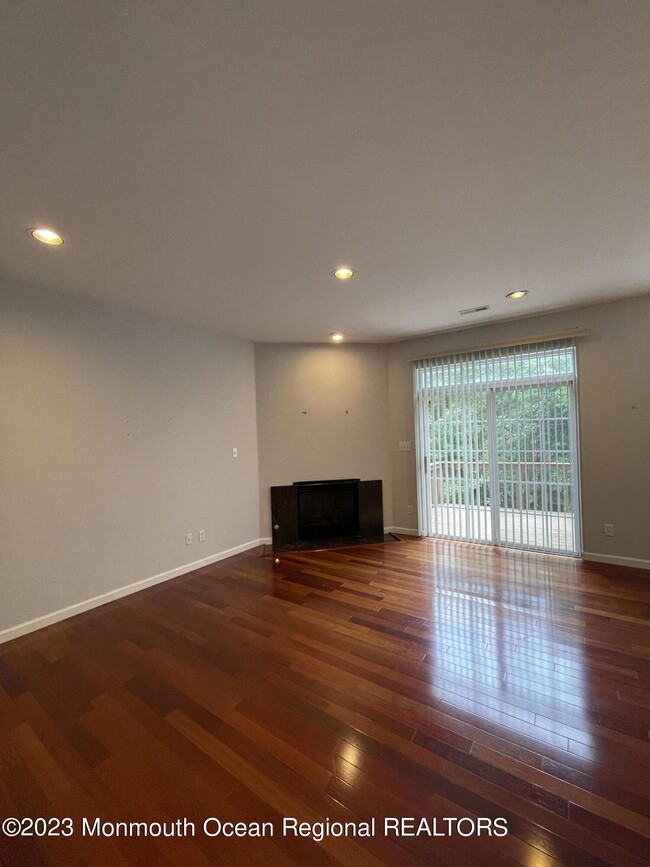 Building Photo - 35 Banyan Blvd