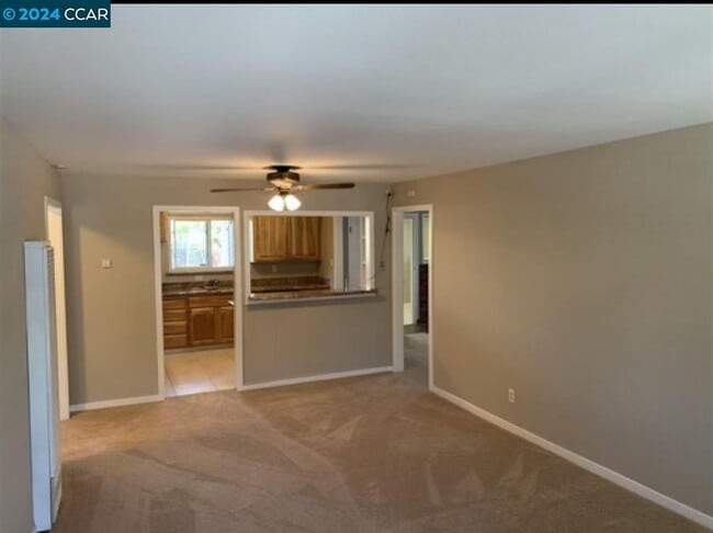 Building Photo - 2739 Lincoln Ln