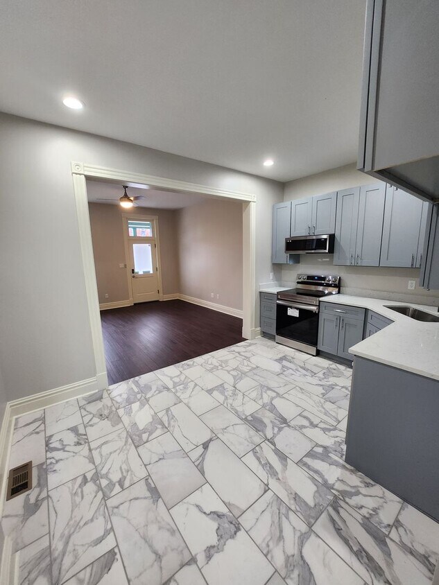 Foto principal - Newly Renovated One Bedroom Available Toda...