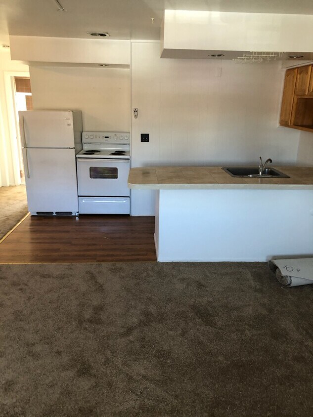 Kitchen - 321 Greylock Pky