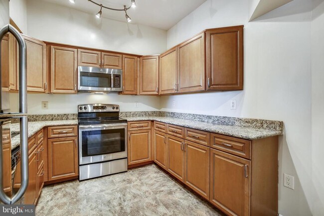 Building Photo - 505 E Braddock Rd