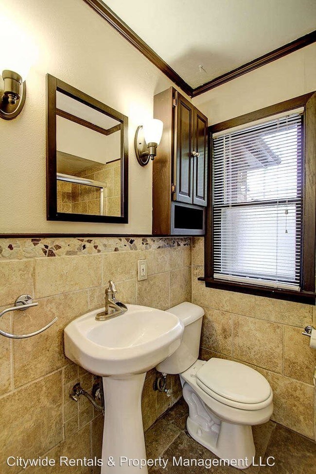 Building Photo - 3 br, 1.5 bath House - 7509 W. Burleigh St.