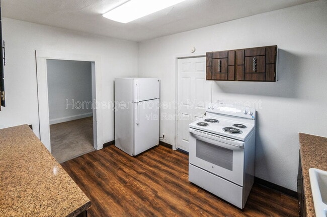 Foto del edificio - 2911 E Rowan Ave