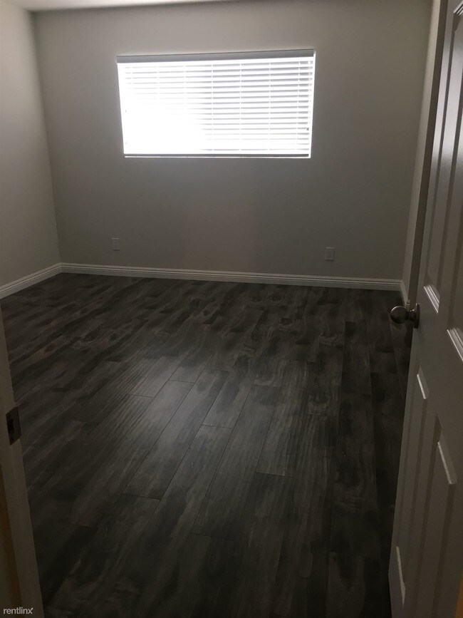 Foto del edificio - 557 E San Jose Ave