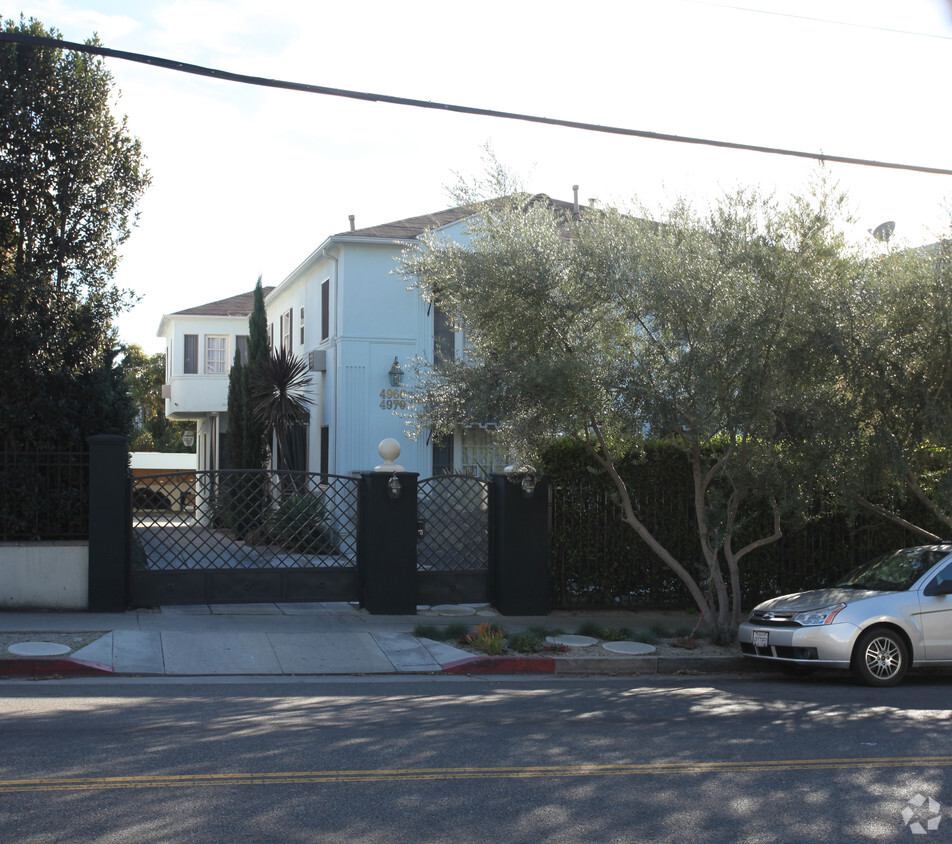 Primary Photo - Villas at Franklin