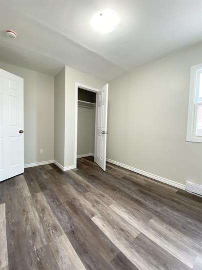 Photo du bâtiment - Spacious and Cozy One-Bedroom Apartment