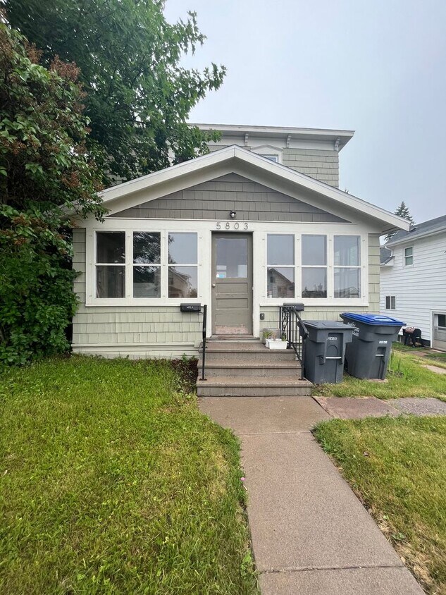 Foto principal - 5803 Olney St