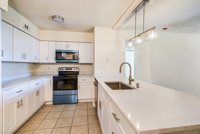 Building Photo - 13545 Eagle Ridge Dr
