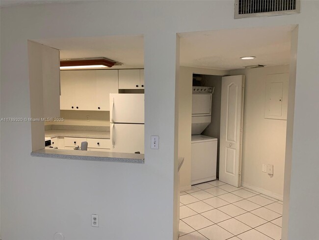 Building Photo - 9631 SW 138th Ave