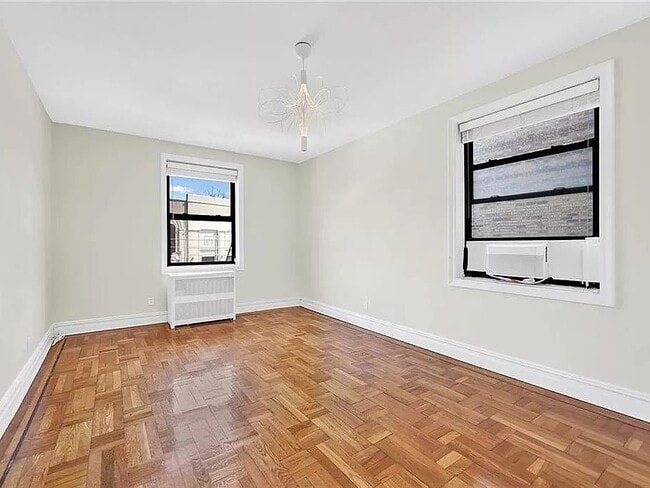 Foto del edificio - 8020 4th Ave