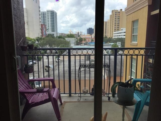 Foto del edificio - 600 S Dixie Hwy