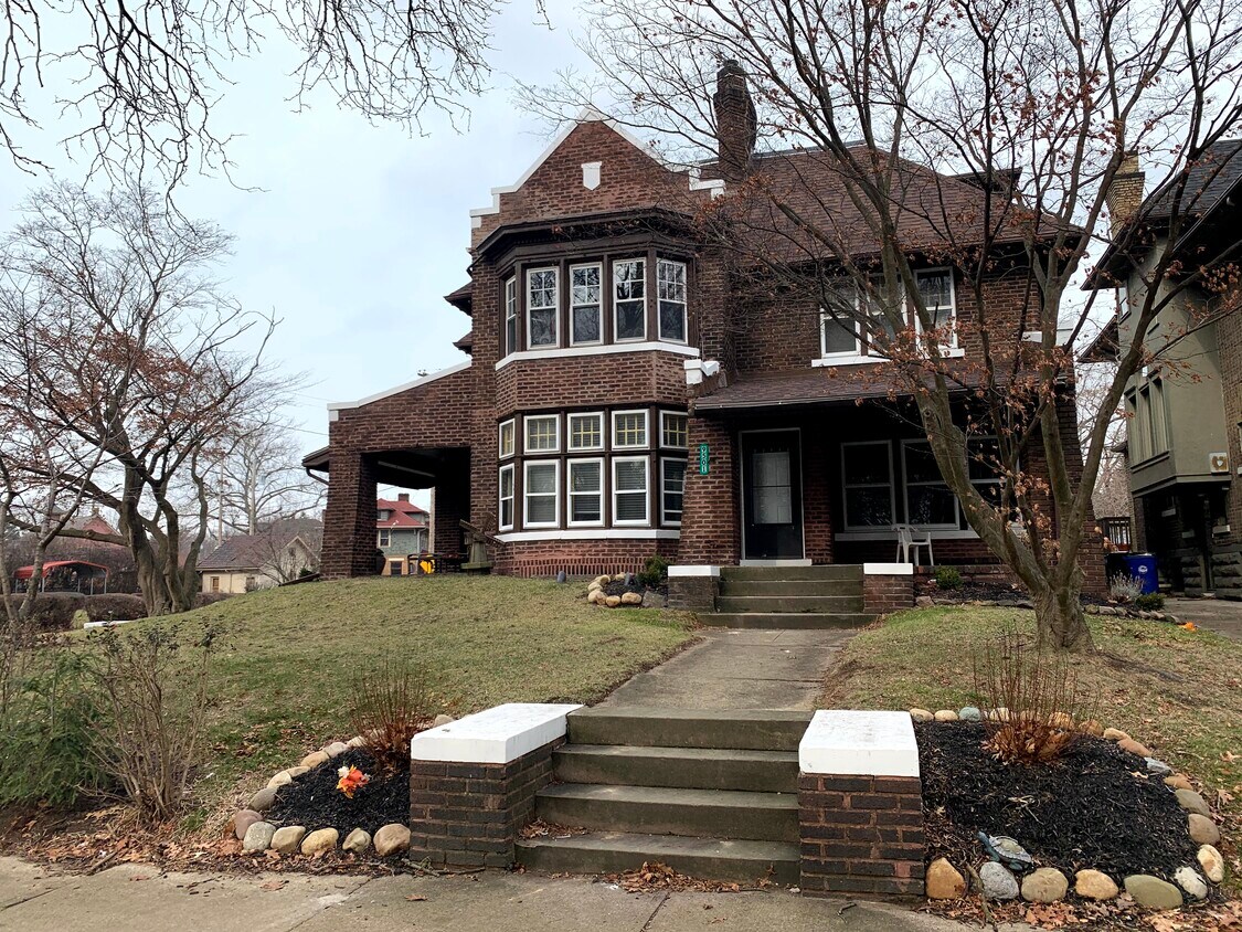 Primary Photo - 1115 Parkside Rd