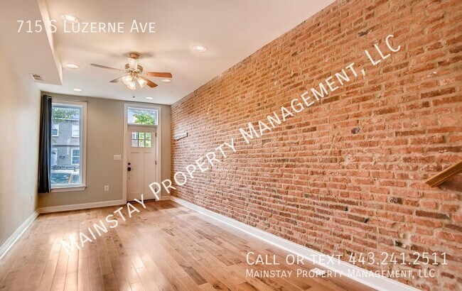 Foto del edificio - Fully renovated, light and bright row home...