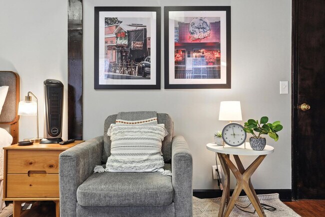 Foto del edificio - 480 N Thomas St