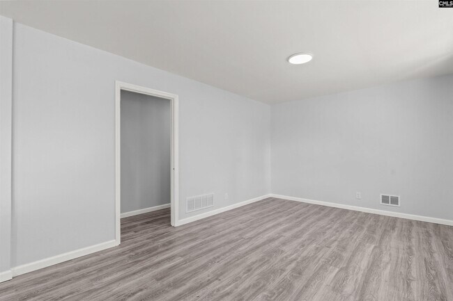 Foto del edificio - 4621 Faulkland Rd