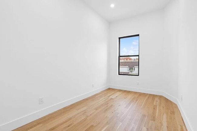 Building Photo - 203 Cornelia St