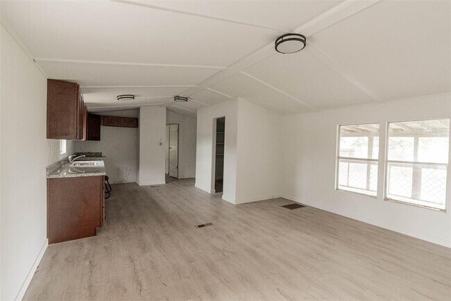 Building Photo - 2422 Avilion Ct