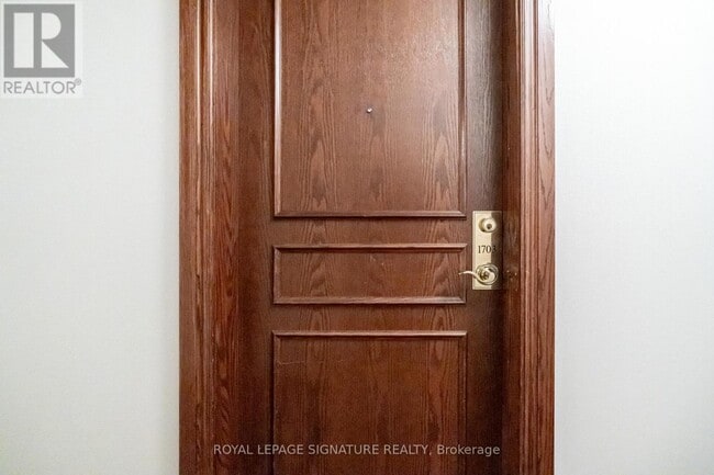 Building Photo - 2545 Erin Centre Blvd