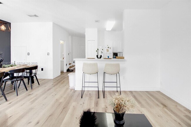 Foto del edificio - 4362 NW 114th Path