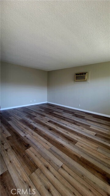 Foto del edificio - 1955 W Houston Ave