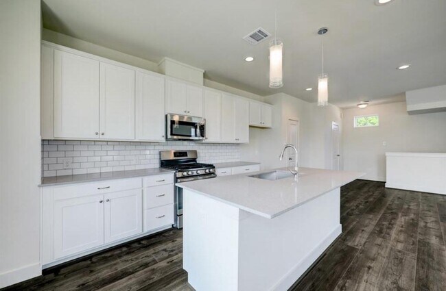 Building Photo - 5207 Burress Spgs Ln