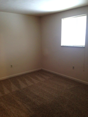 Building Photo - 918 Zimmer Ln