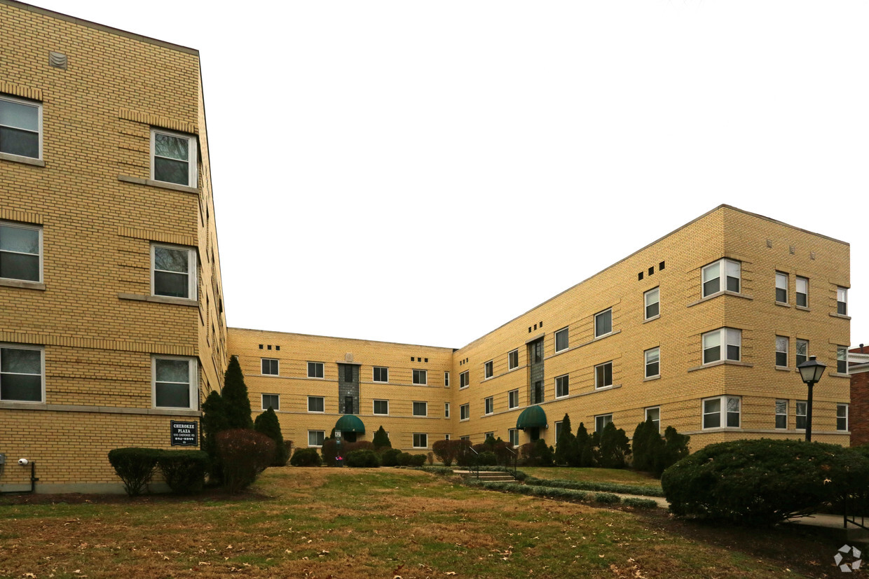 Primary Photo - Cherokee Plaza