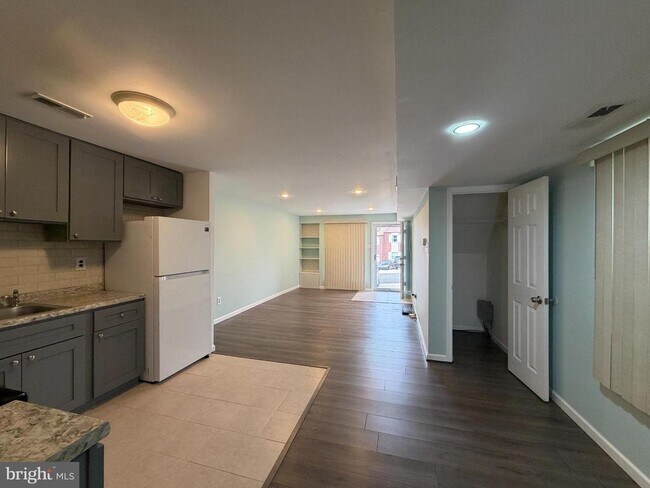 Foto del edificio - 606 Hazell Ln